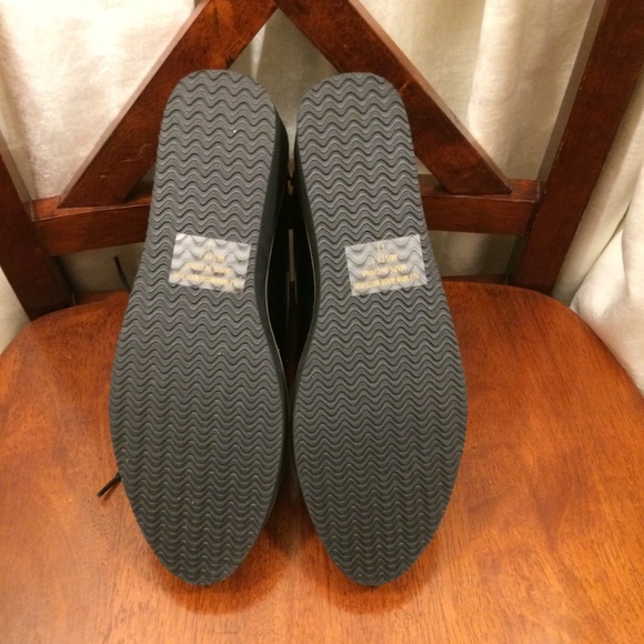 size 6 **NEW** betani Black Patent shoes - Picture 5 of 7